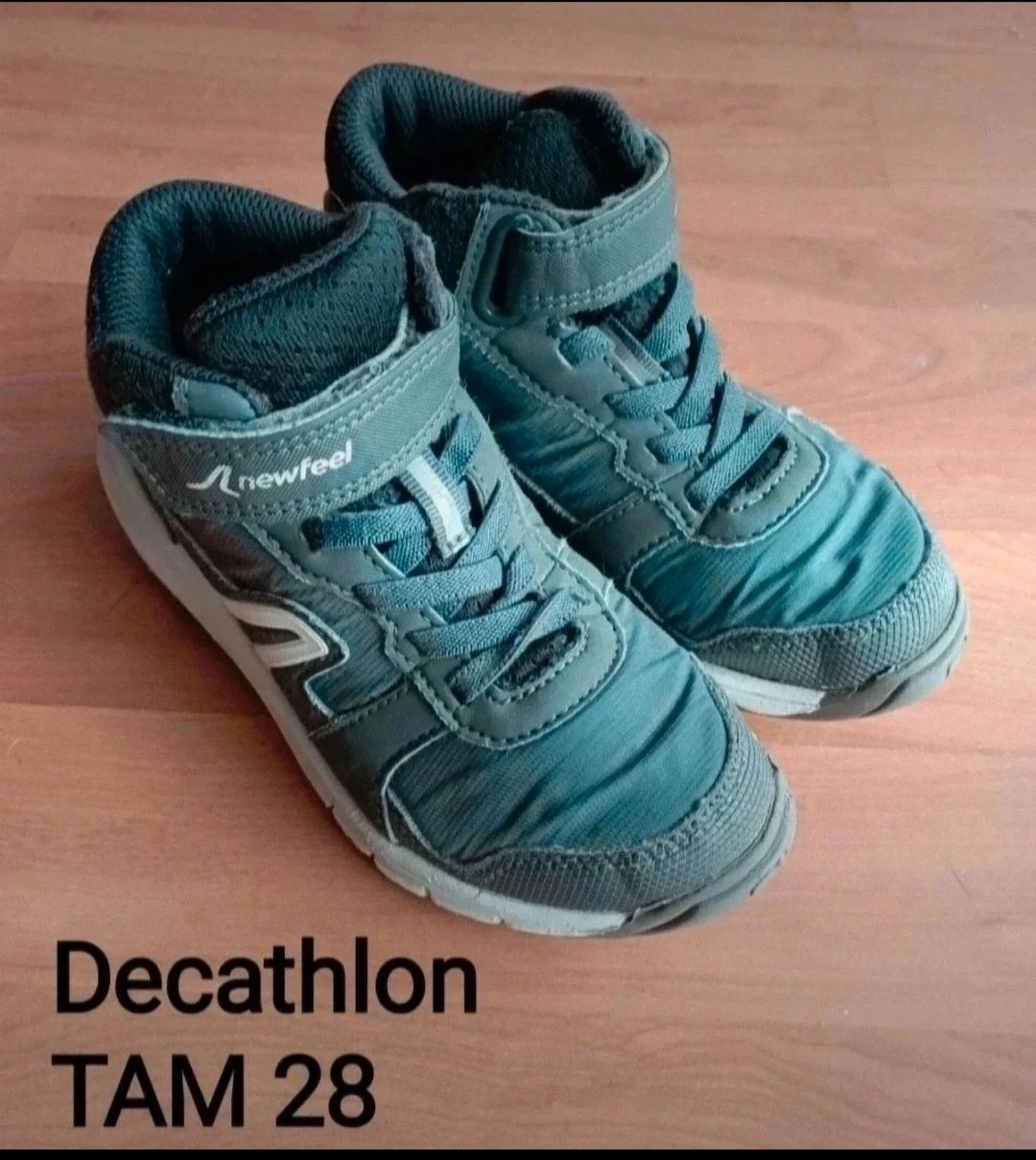 Sapatilhas Decathlon menino preto/cinza T.28